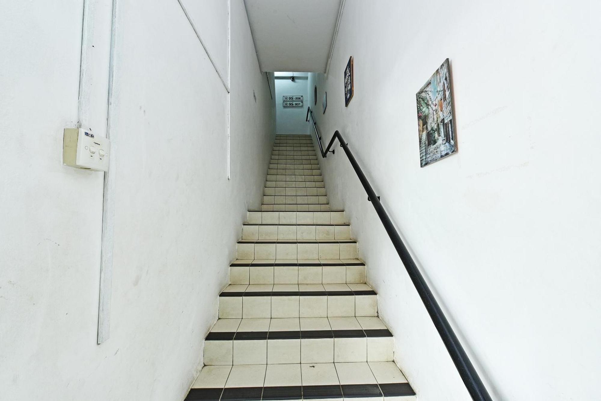 Super Oyo 90364 Gemilang